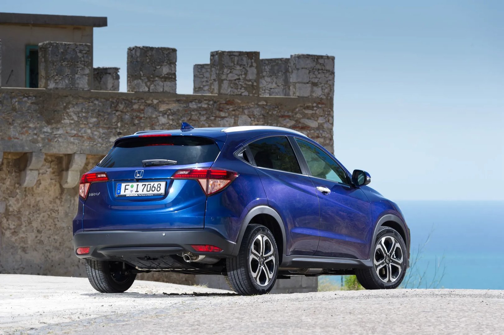Honda_HR-V_2_generation__SUV_5-doors__7.jpg