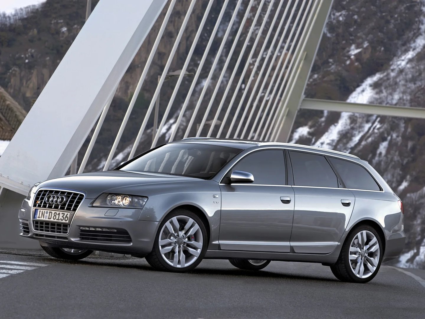 Audi_S6_3_generation__Estate_5-door__2.jpg