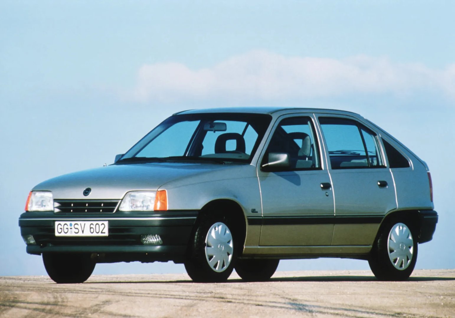Opel_Kadett_5_generation_restyling__Hatchback_5-door__2.jpg