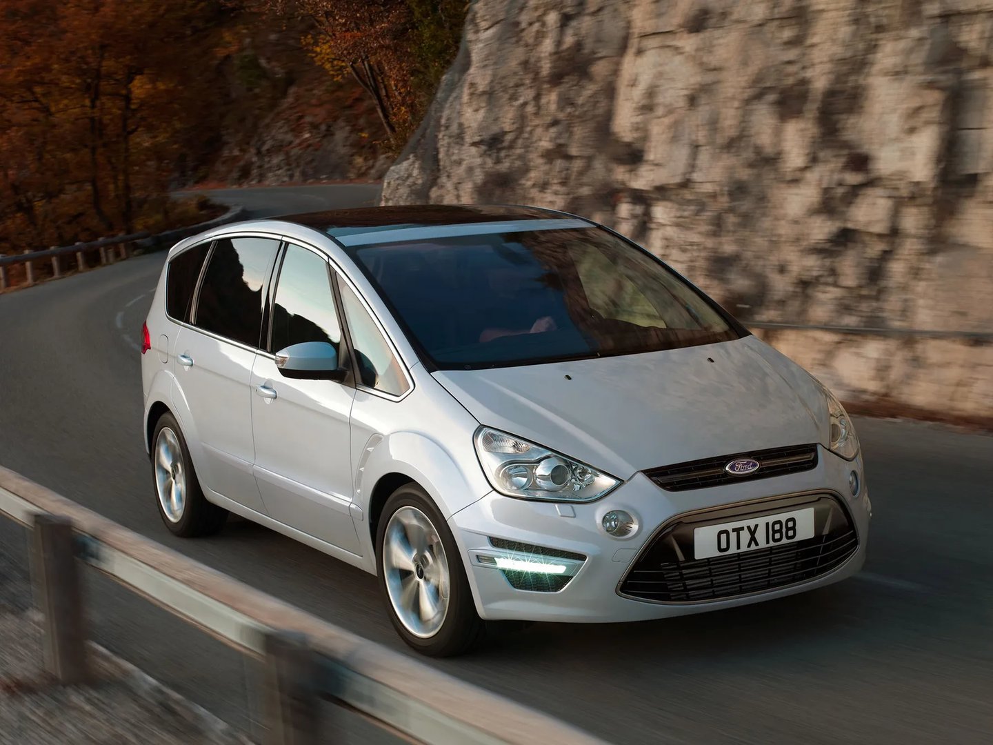 Ford_S-MAX_1_generation_restyling__Minivan__12.jpg