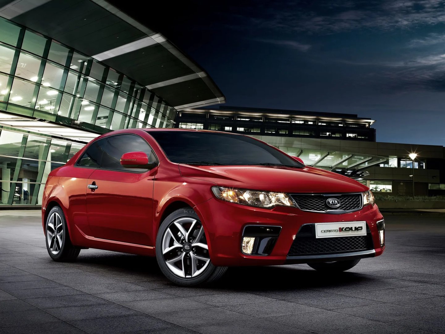 Kia_Cerato_2_generation__Coupe__1.jpg