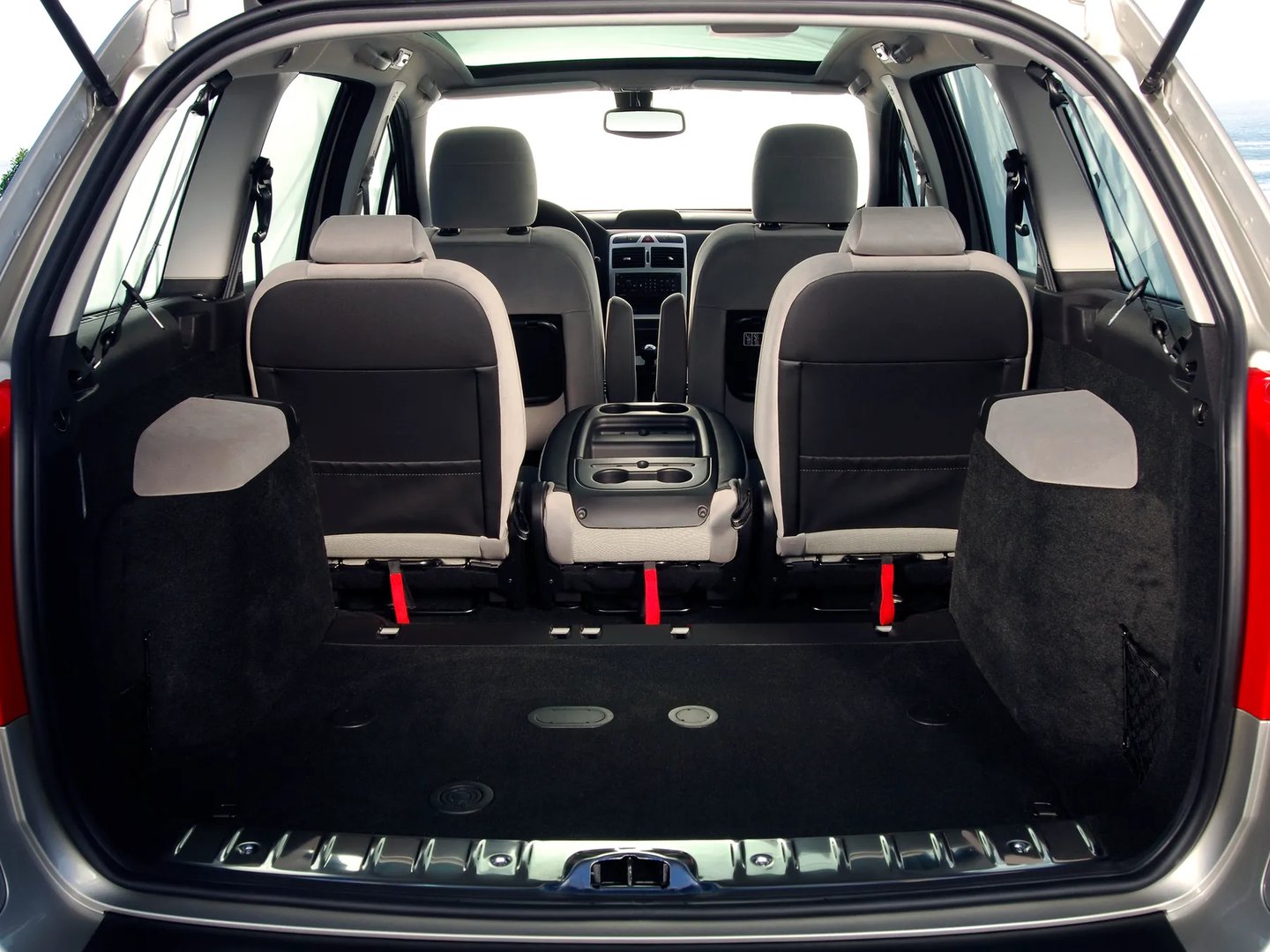 Peugeot_307_1_generation_restyling__Estate_5-door__5.jpg