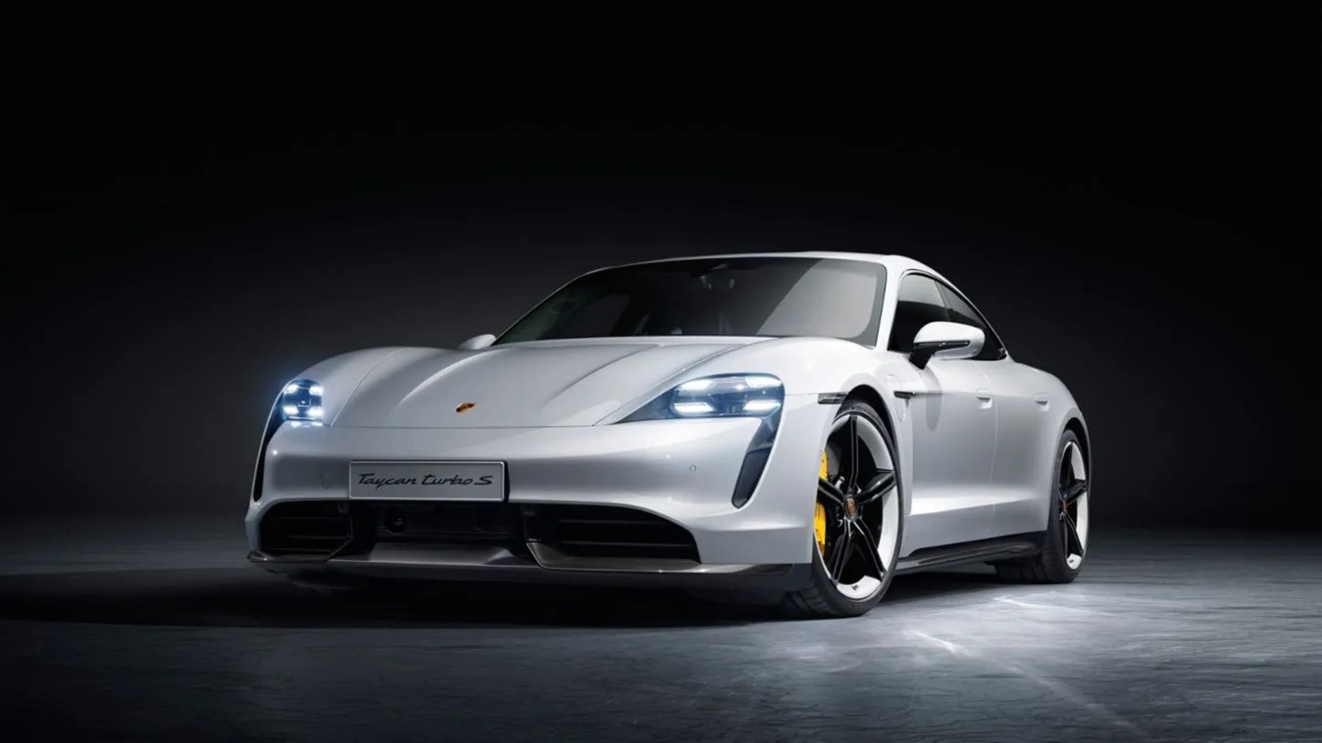 Porsche Taycan Turbo S Cross Turismo