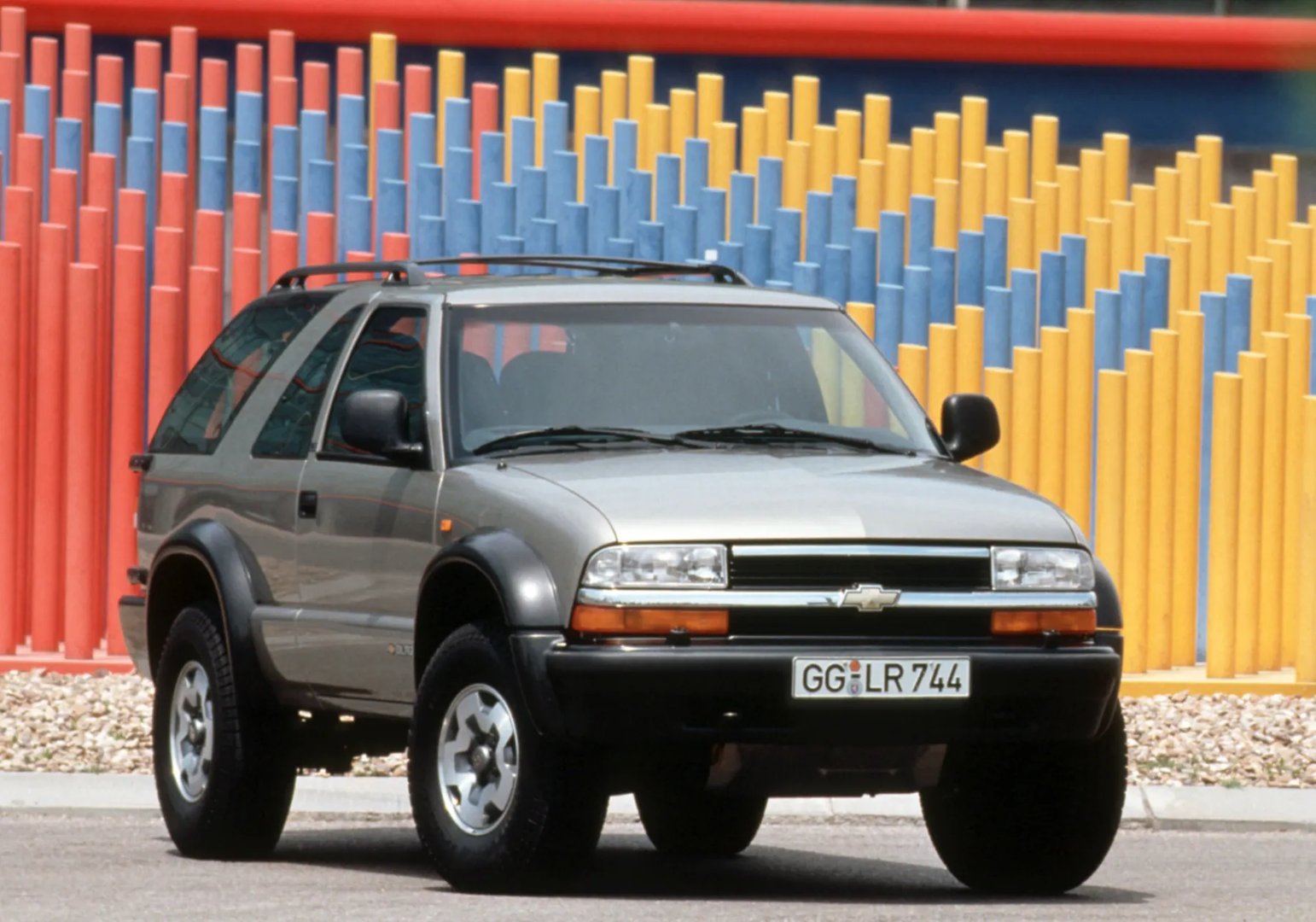 Chevrolet_Blazer_2_generation__SUV_3-doors__1.jpg