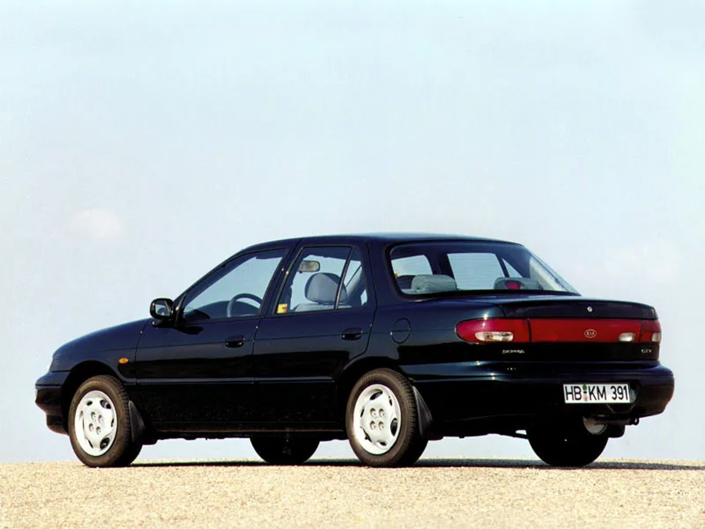 Kia_Sephia_1_generation_restyling__Sedan__1.jpg