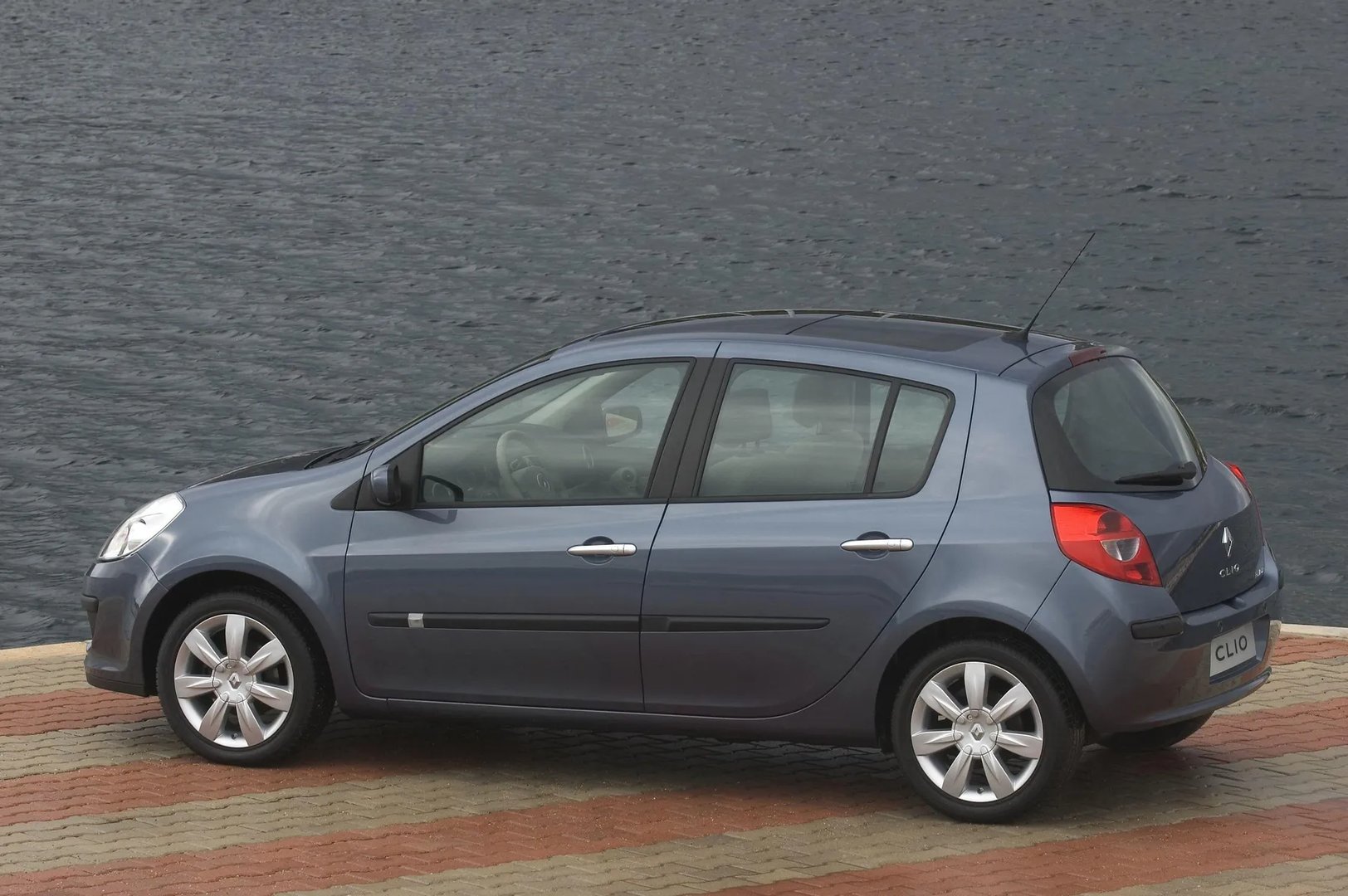 Renault_Clio_3_generation__Mini_5-doors__8.jpg
