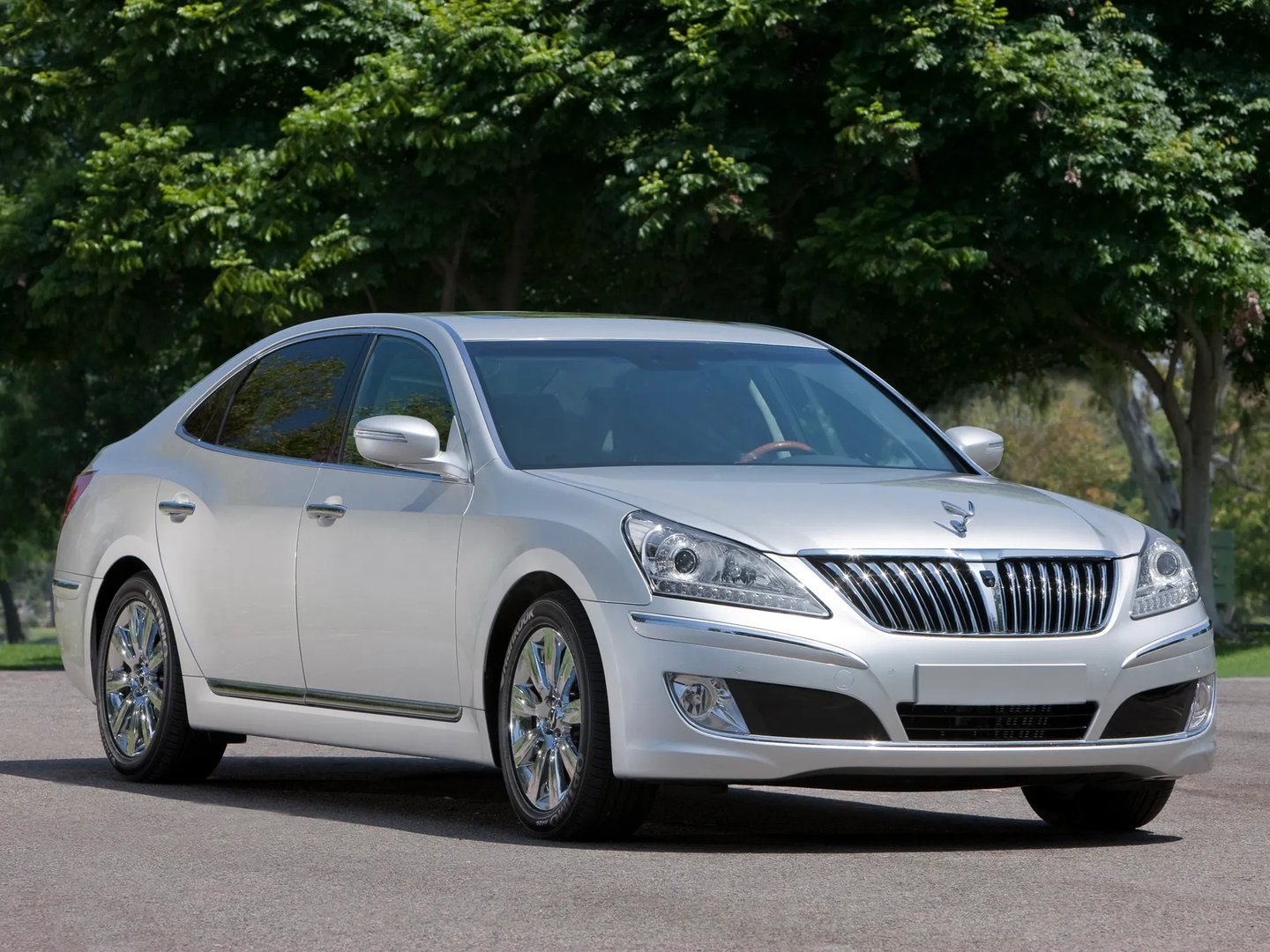 Hyundai_Equus_2_generation__Sedan__12.jpg