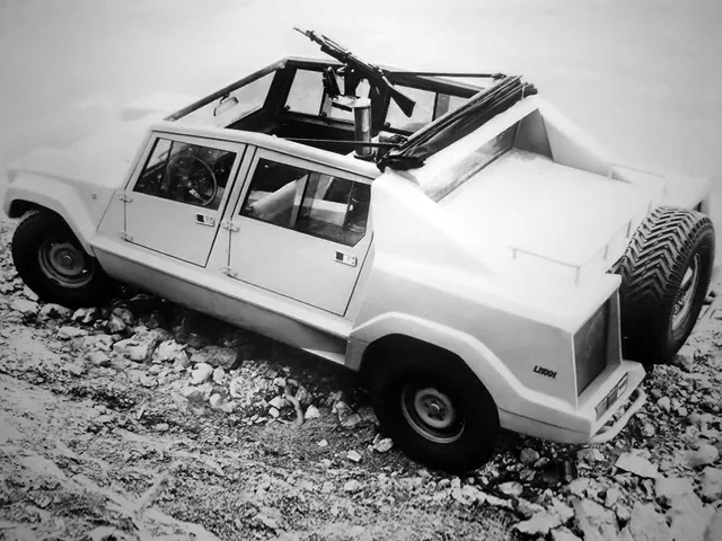Lamborghini_LM001_1_generation__Pickup_double-cab__2.jpg