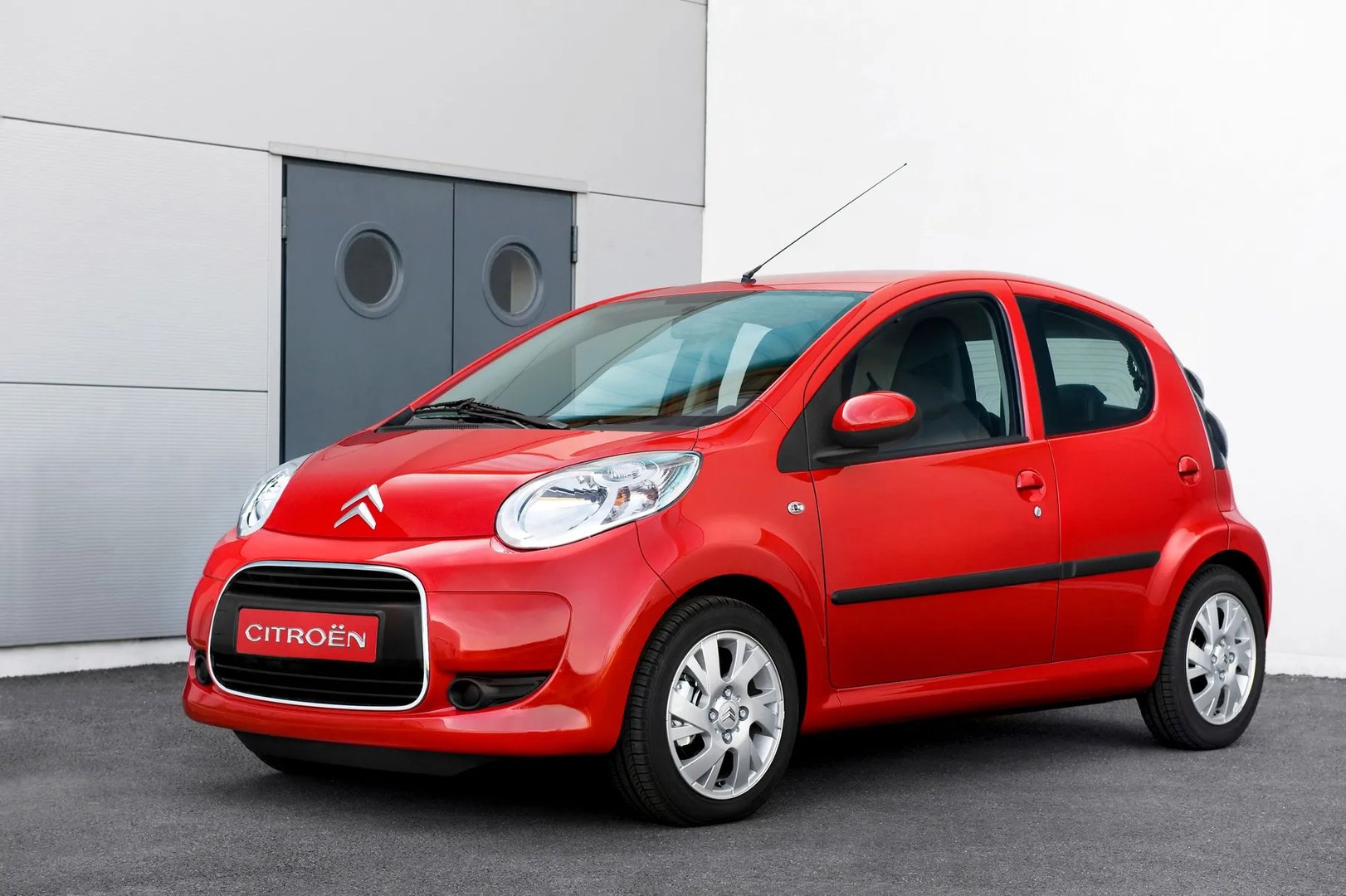 Citroen_C1_1_generation_restyling__Mini_5-doors__8.jpg