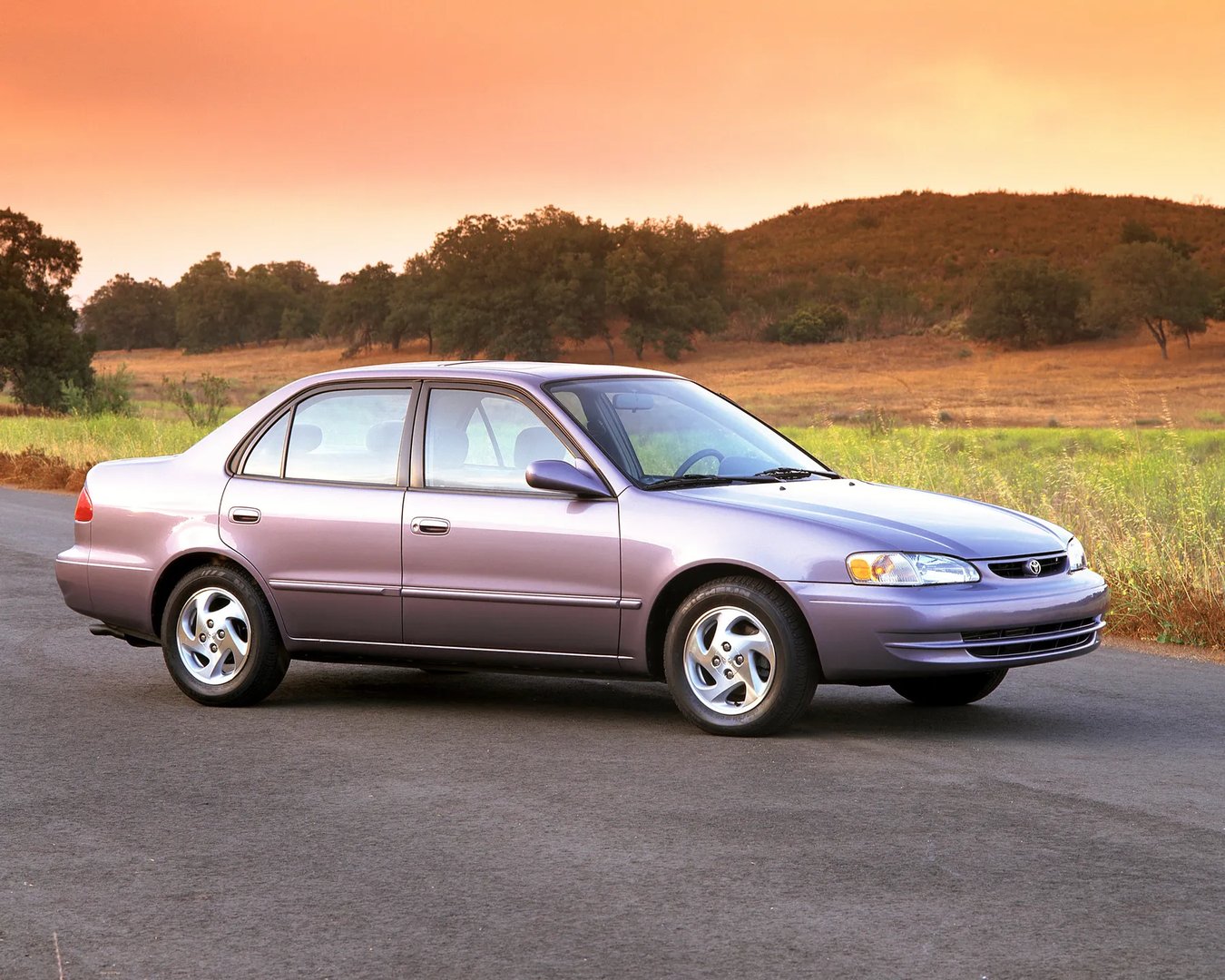 Toyota_Corolla_8_generation_restyling__Sedan__9.jpg