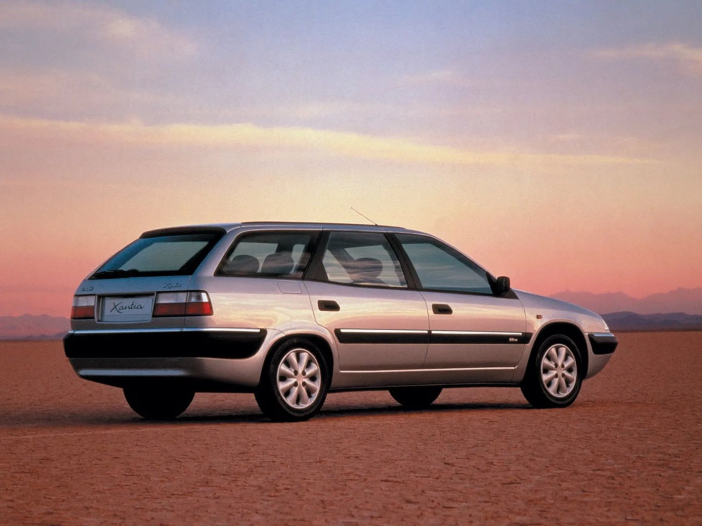 Citroen_Xantia_1_generation_restyling__Estate_5-door__2.jpg