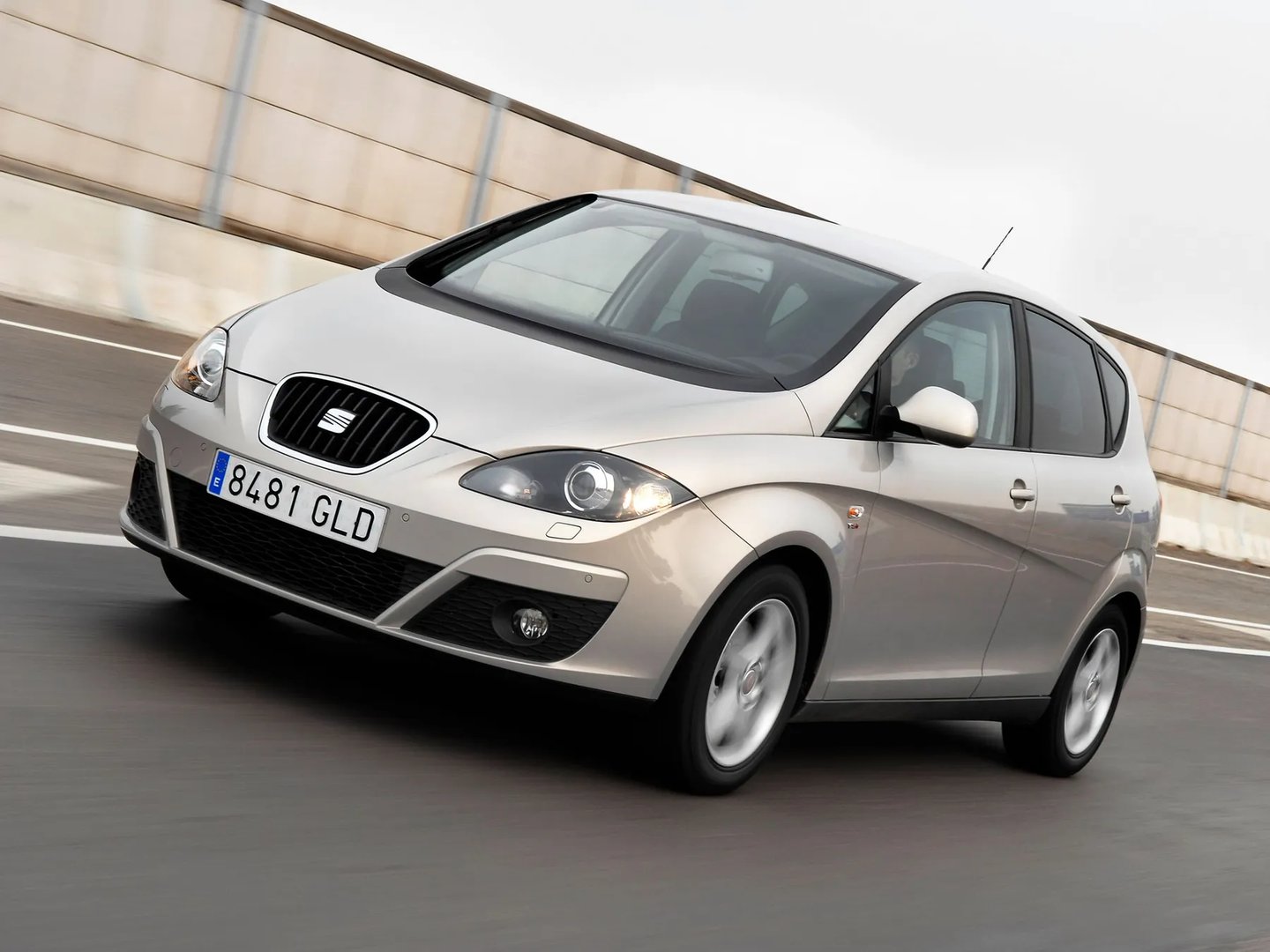 SEAT_Altea_1_generation_restyling__Compact_Van__1.jpg