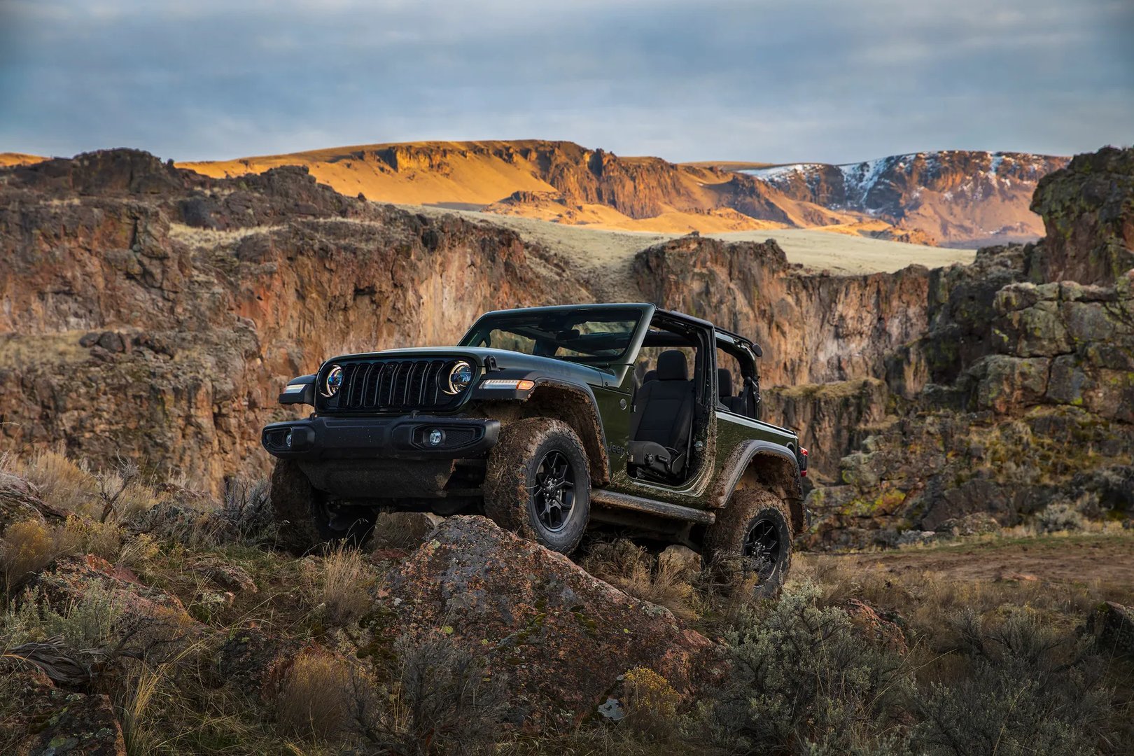 Jeep_Wrangler_4_generation_restyling_1__SUV_3-doors__5.jpg