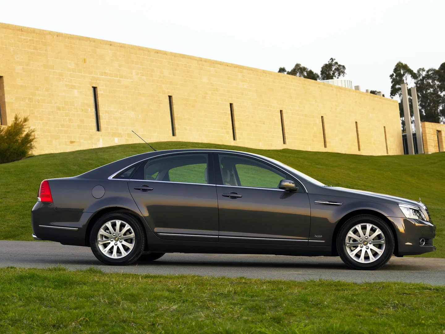 Chevrolet_Caprice_6_generation__Sedan__2.jpg