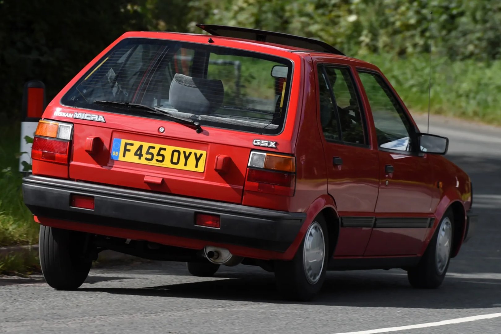 Nissan_Micra_1_generation__Mini_5-doors__2.jpg
