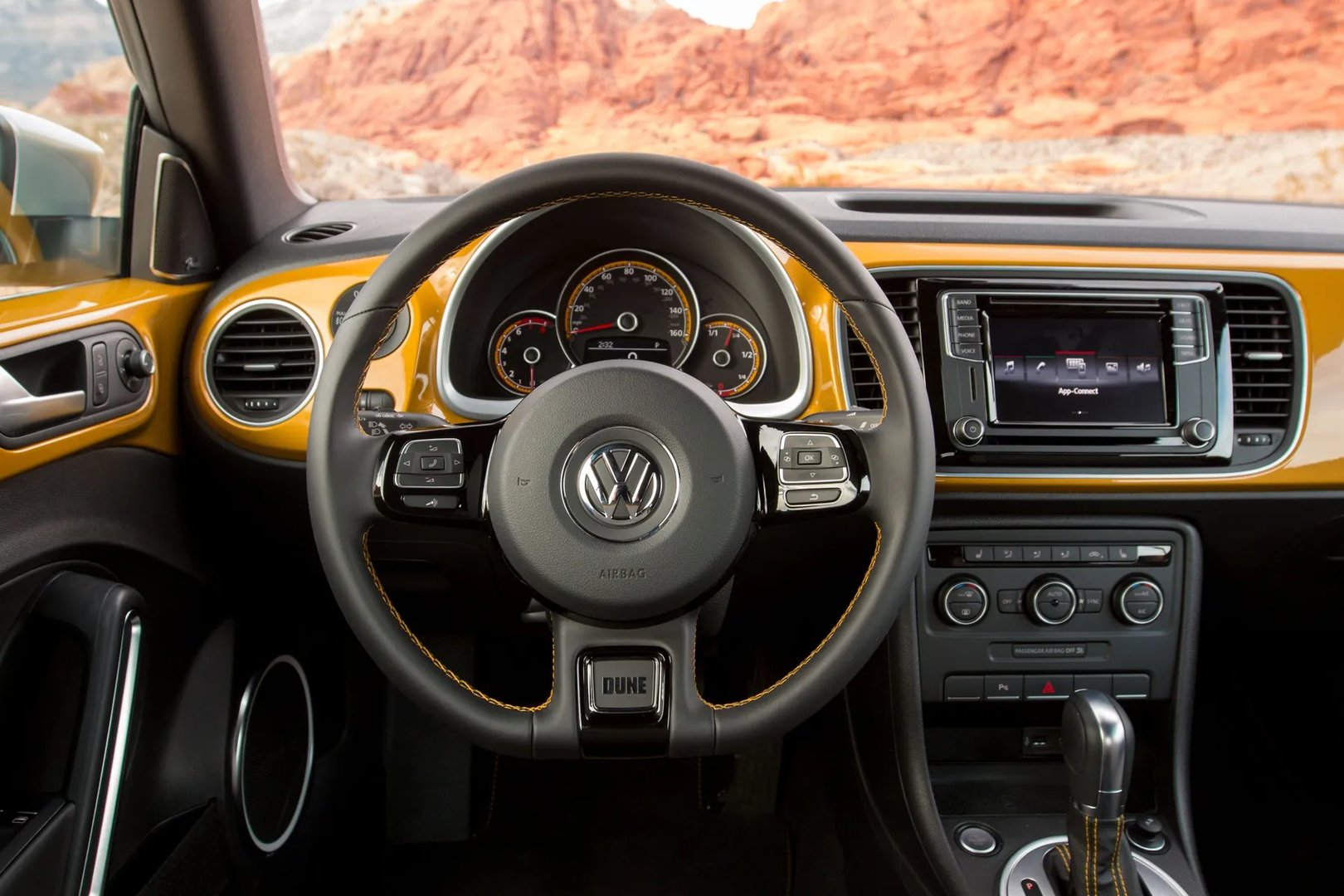 Volkswagen_Beetle_2_generation_restyling__Hatchback_3-door__10.jpg