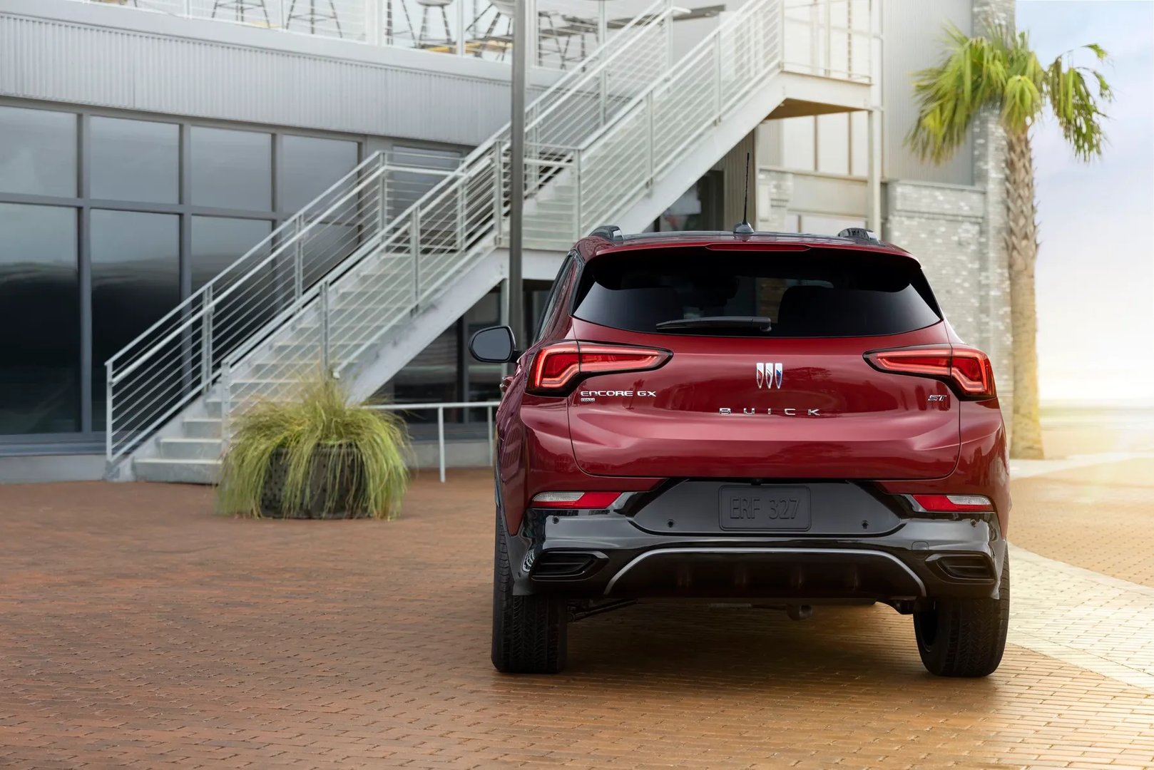 Buick_Encore_GX_1_generation_restyling_1__SUV_5-doors__6.jpg