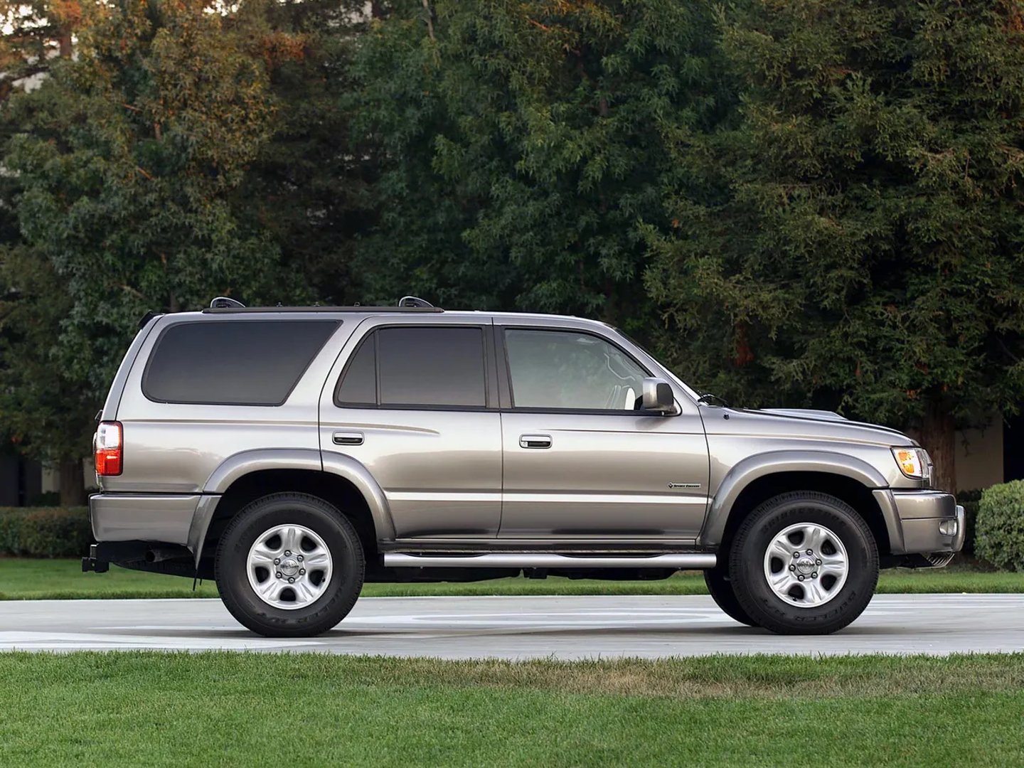 Toyota_4Runner_3_generation__SUV_5-doors__13.jpg