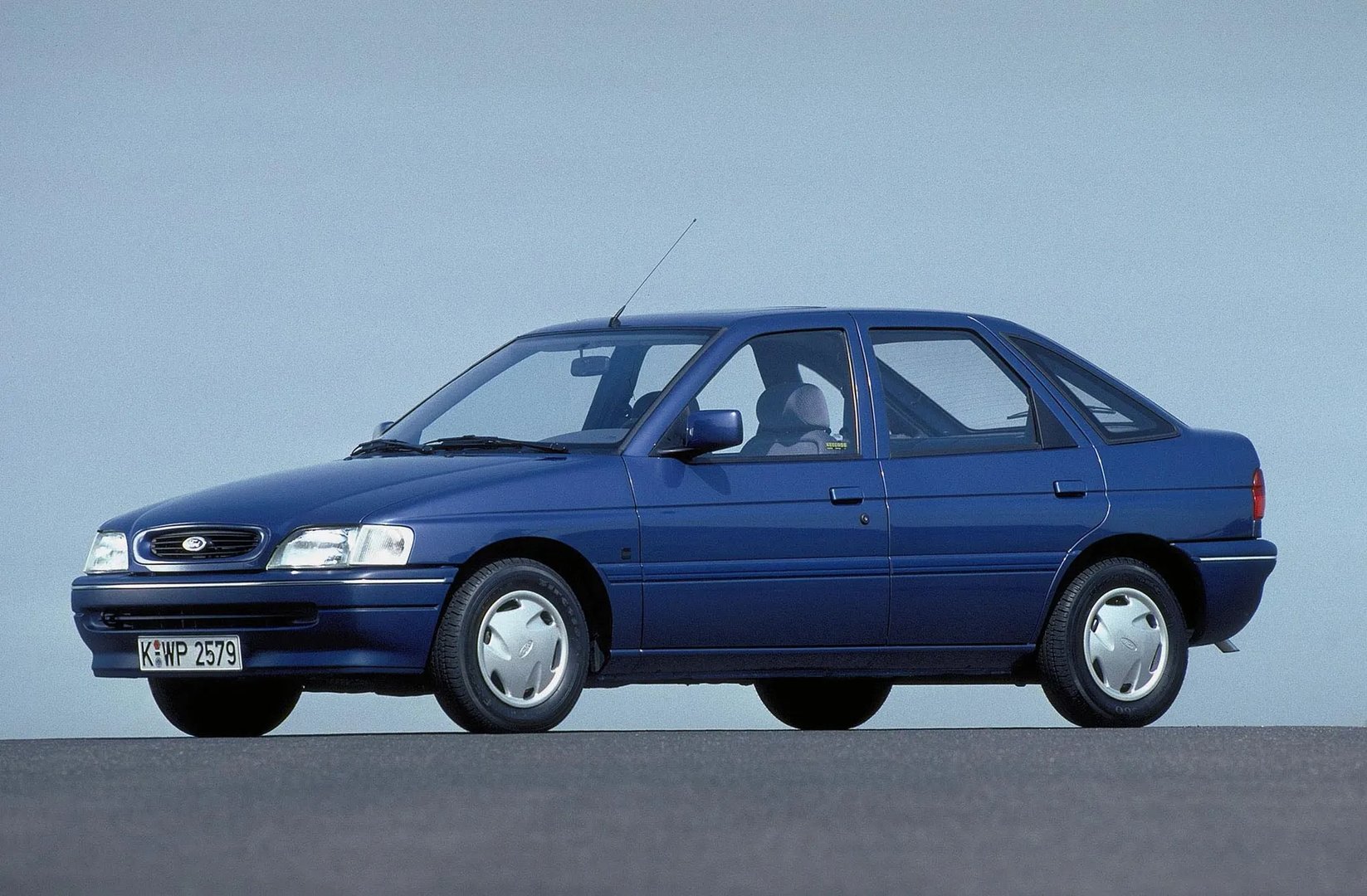 Ford_Escort_5_generation_restyling_1__Hatchback_5-door__3.jpg