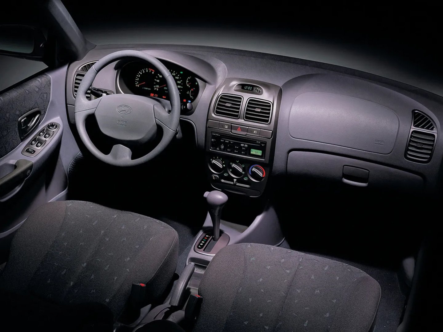Hyundai_Accent_2_generation__Sedan__8.jpg