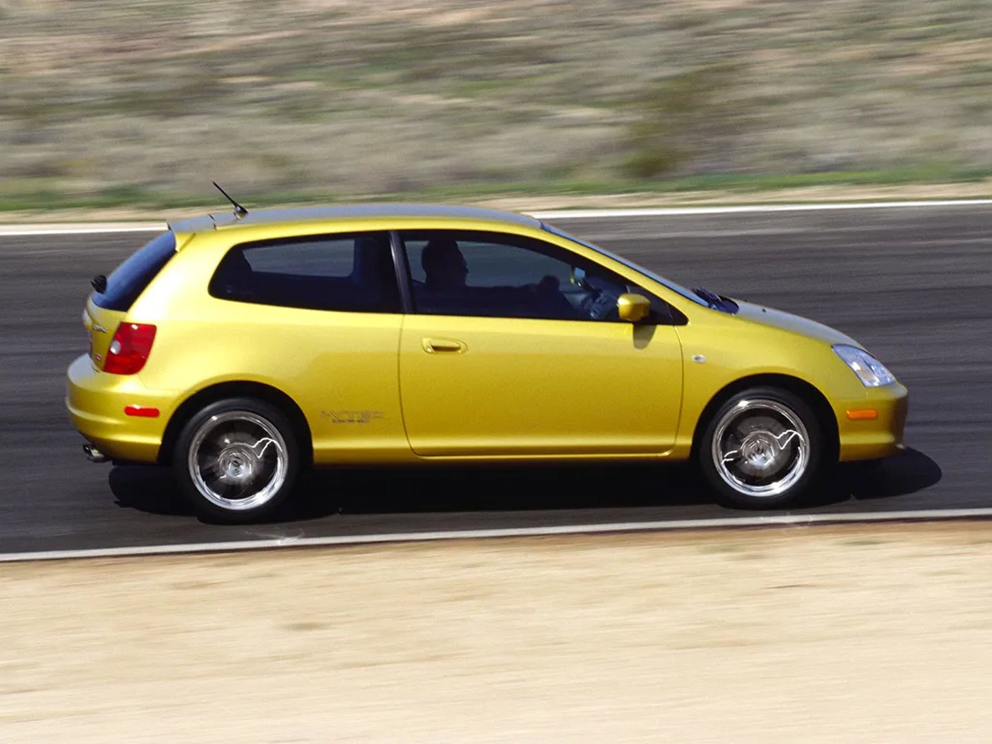Honda_Civic_(USA)_7_generation__Hatchback_3-door__7.jpg