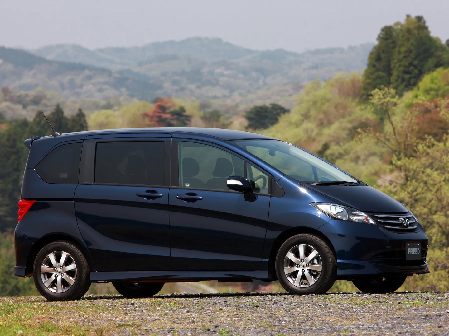 Honda_Freed_1_generation__Compact_Van__6.jpg