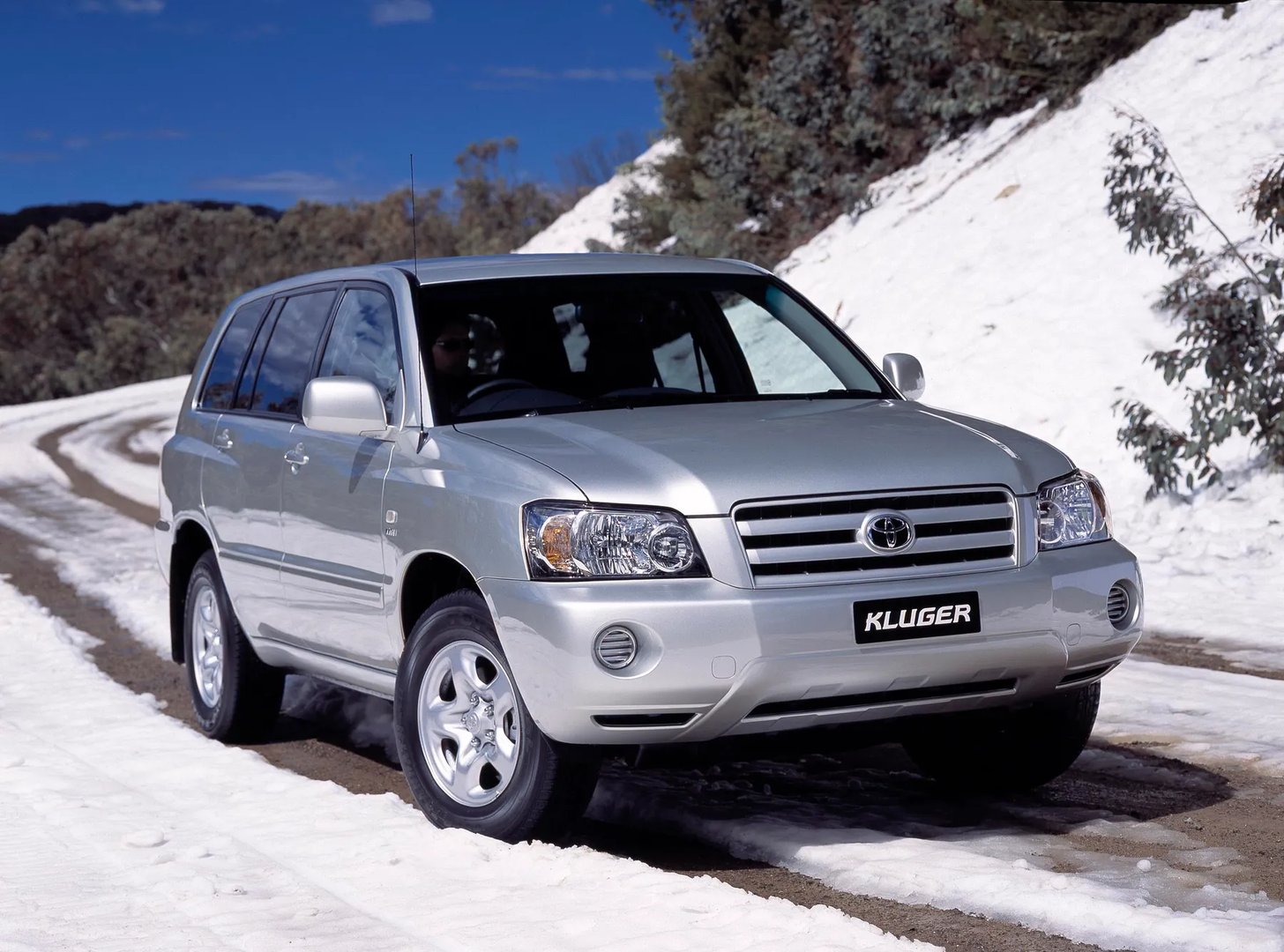 Toyota_Kluger_1_generation_restyling__SUV_5-doors__11.jpg