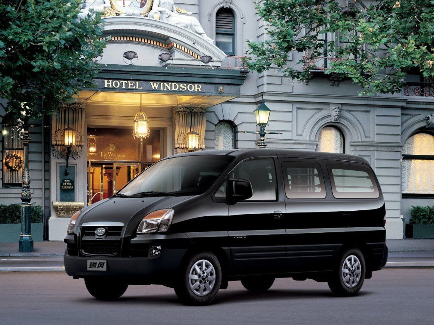 jac_M1_(Refine)_1_generation__Minivan__12.jpg