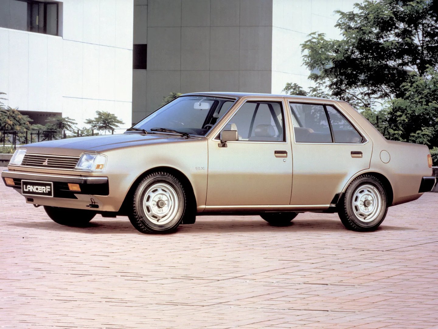 Mitsubishi_Lancer_4_generation__Sedan__1.jpg