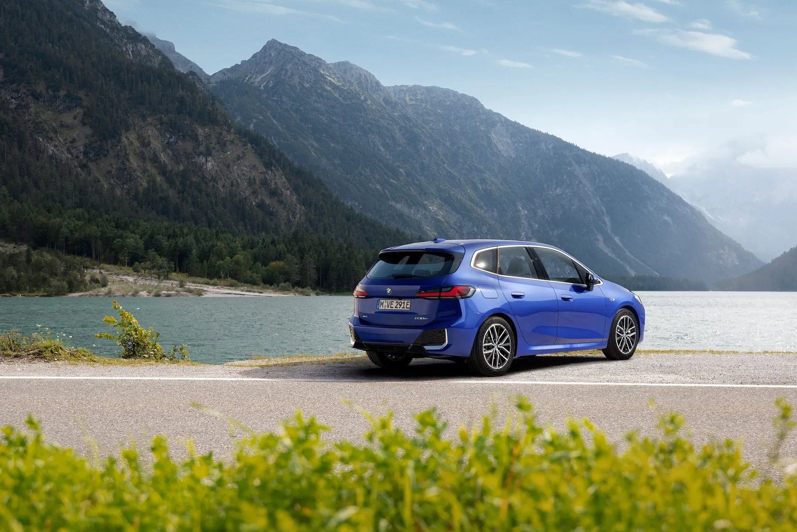 BMW_2_series_Active_Tourer_2_generation__Compact_Van__9.jpg