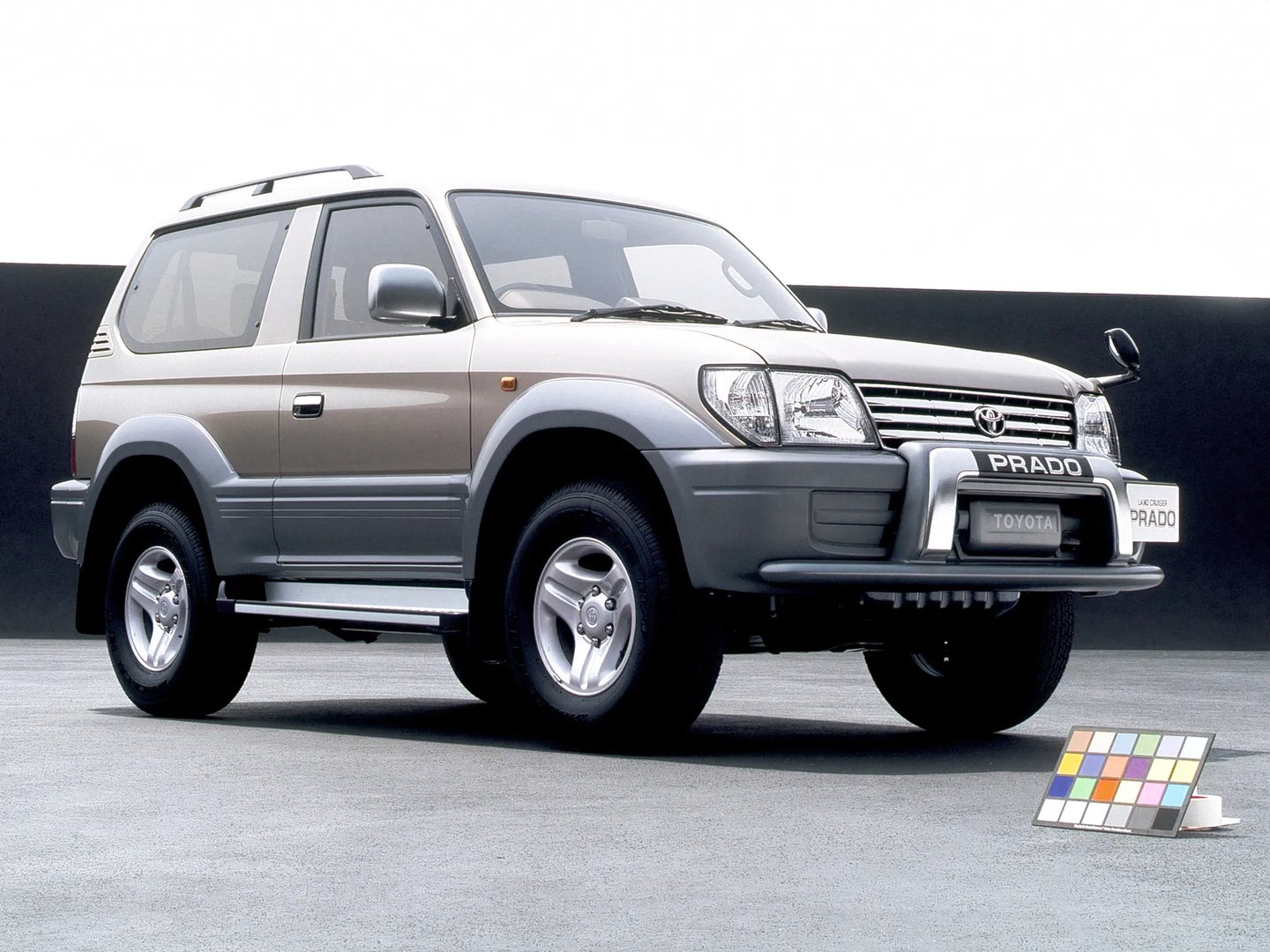 Toyota_Land_Cruiser_2_generation_restyling__SUV_3-doors__1.jpg