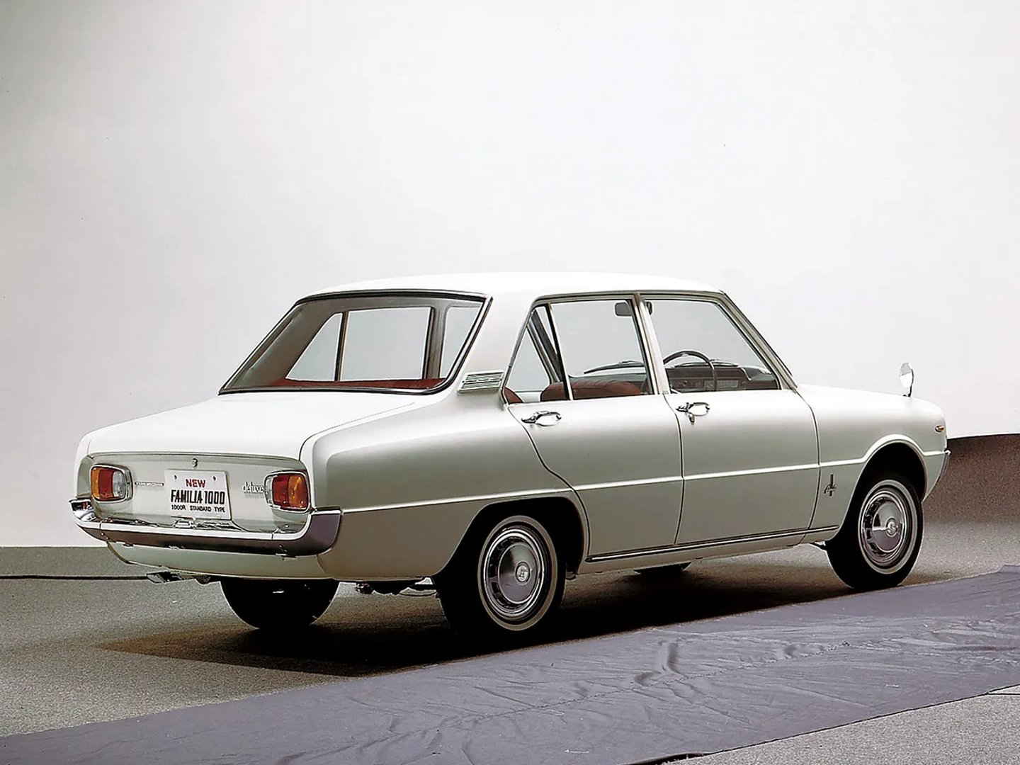 Mazda_Familia_2_generation__Sedan__1.jpg