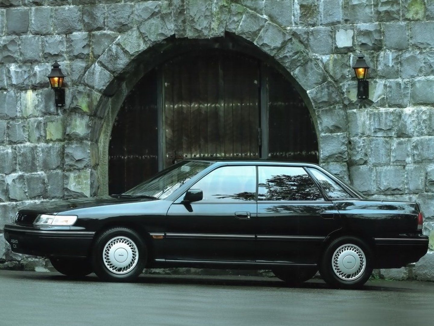 isuzu_Aska_2_generation__Sedan__3.jpg