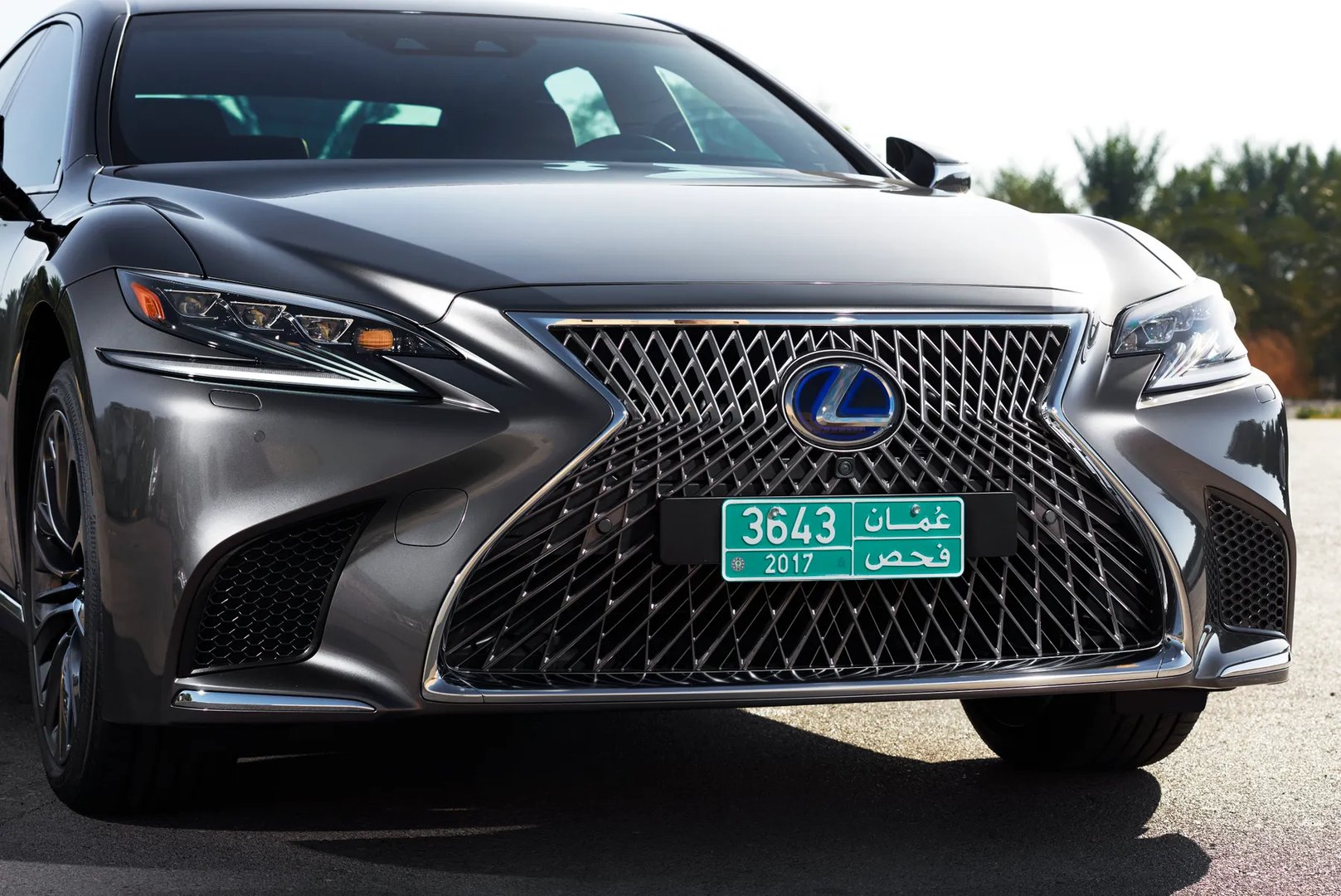 Lexus_LS_5_generation__Sedan__13.jpg