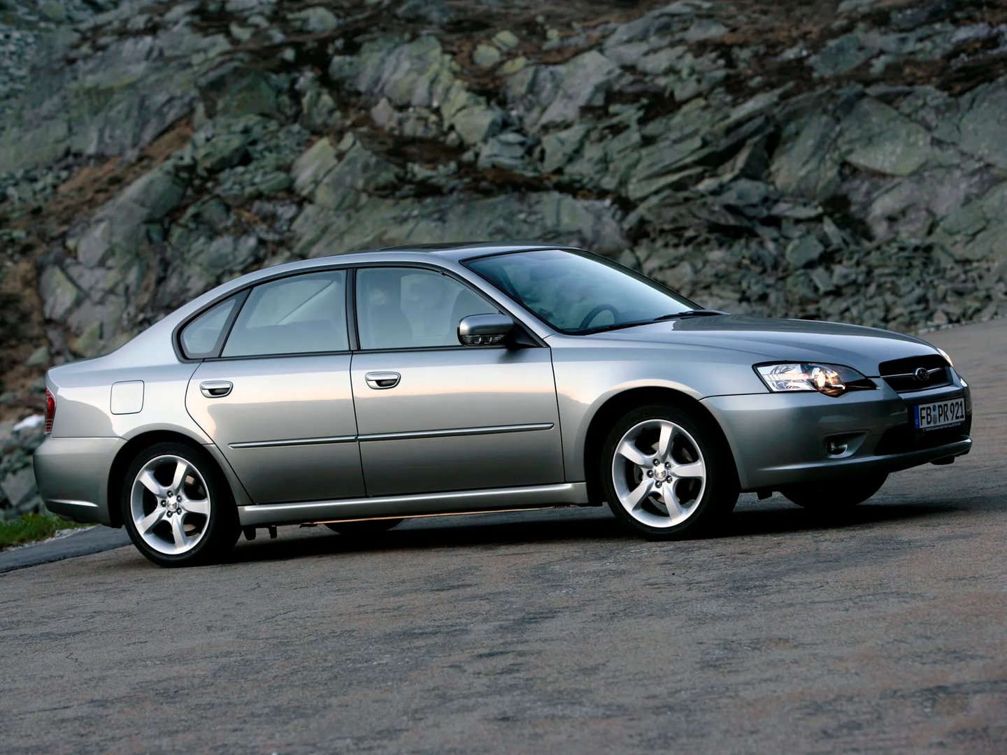 Subaru_Legacy_4_generation__Sedan__6.jpg