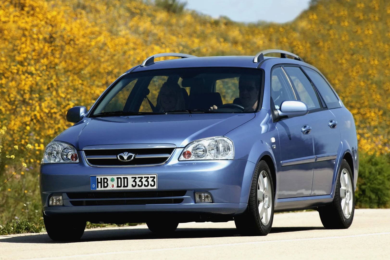 Daewoo_Nubira_3_generation__Estate_5-door__2.jpg