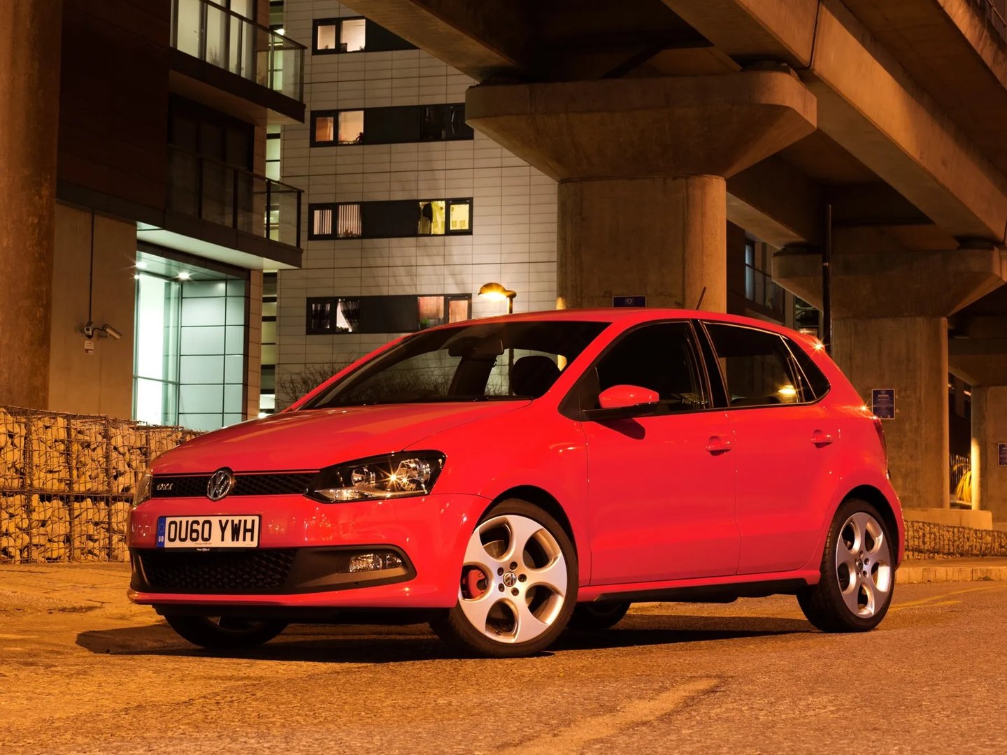 Volkswagen_Polo_GTI_5_generation__Mini_5-doors__1.jpg