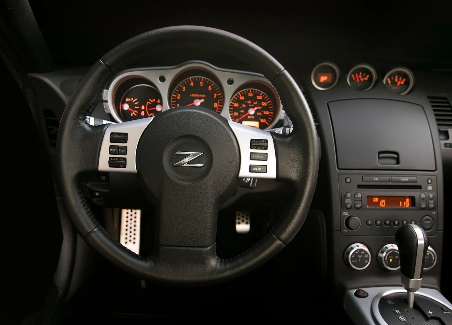 Nissan_350Z_1_generation_restyling__Coupe__12.jpg