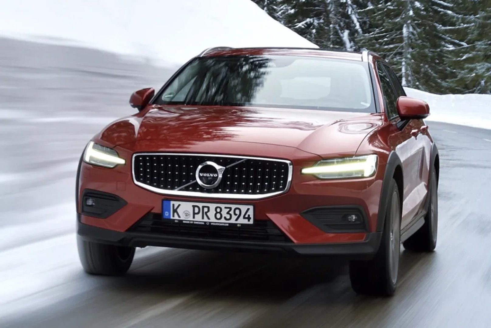 Volvo_V60_Cross_Country_2_generation__Estate_5-door__13.jpg