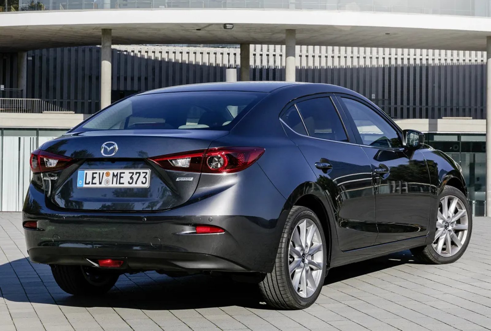 Mazda_3_3_generation_restyling__Sedan__1.jpg
