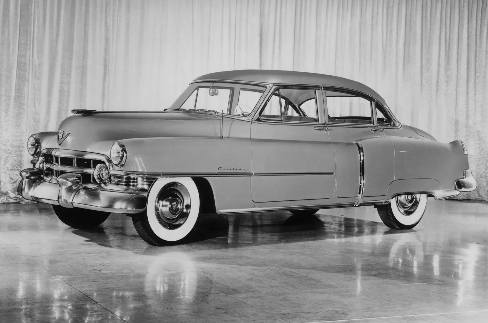 Cadillac Series 62 3 generation  Sedan