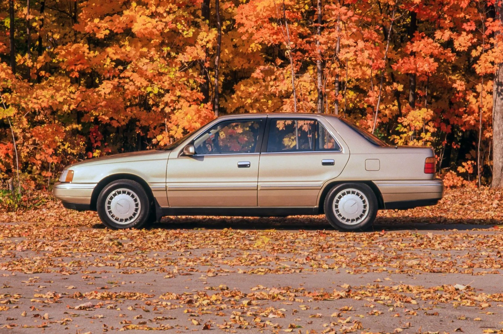 Hyundai_Sonata_2_generation__Sedan__10.jpg