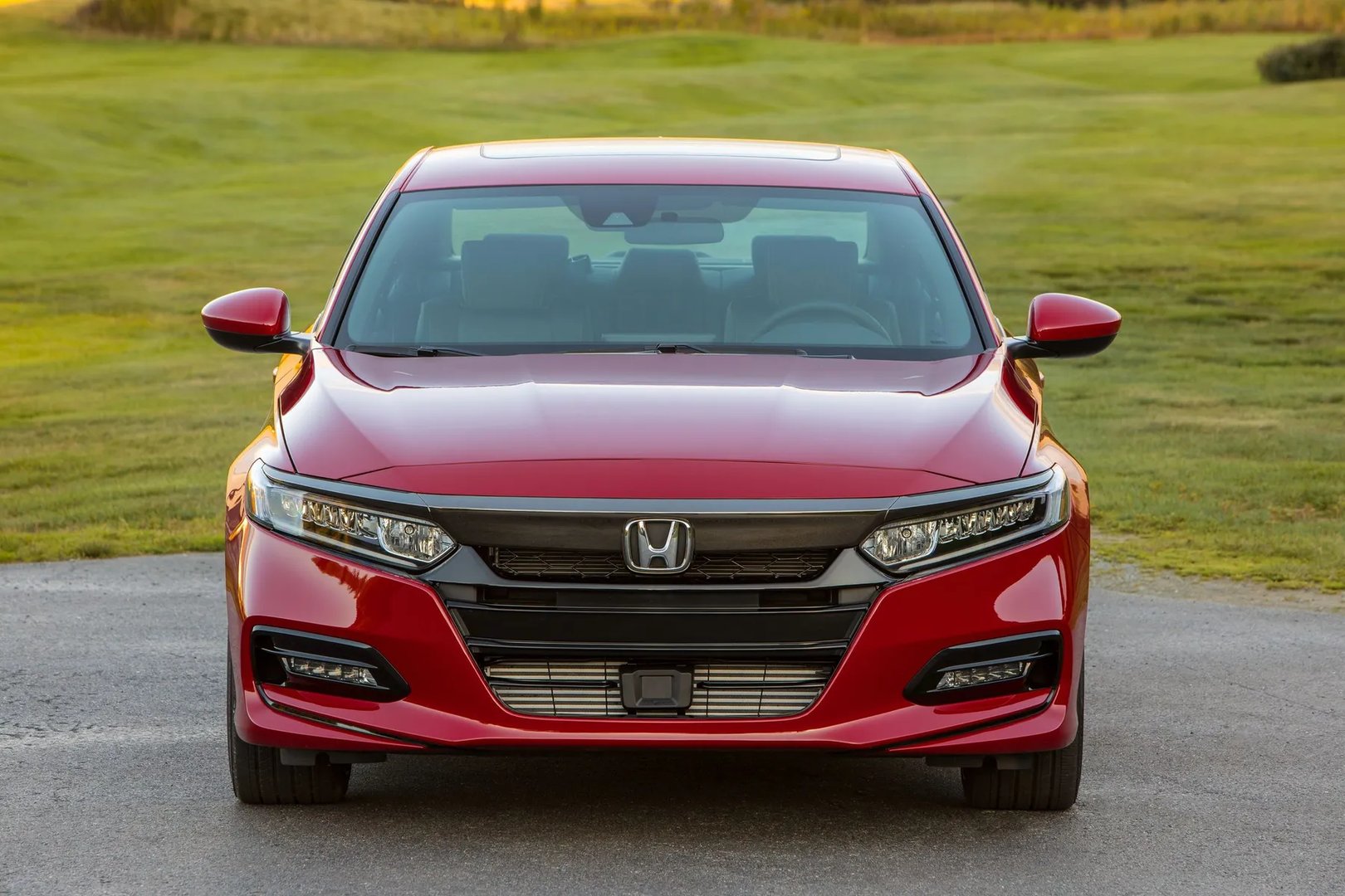 Honda_Accord_10_generation__Sedan__5.jpg