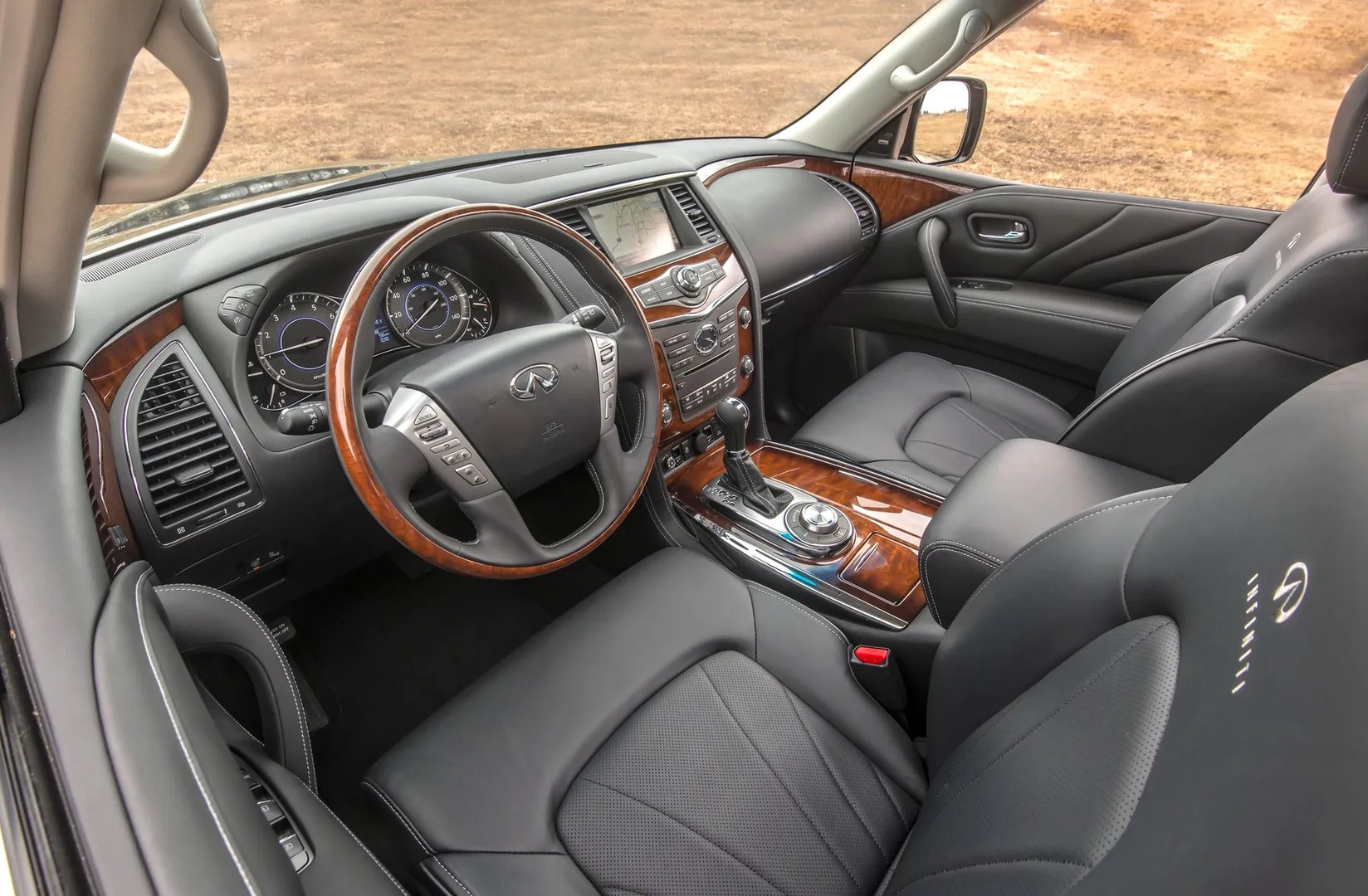 Infiniti_QX80_1_generation_restyling__SUV_5-doors__11.jpg