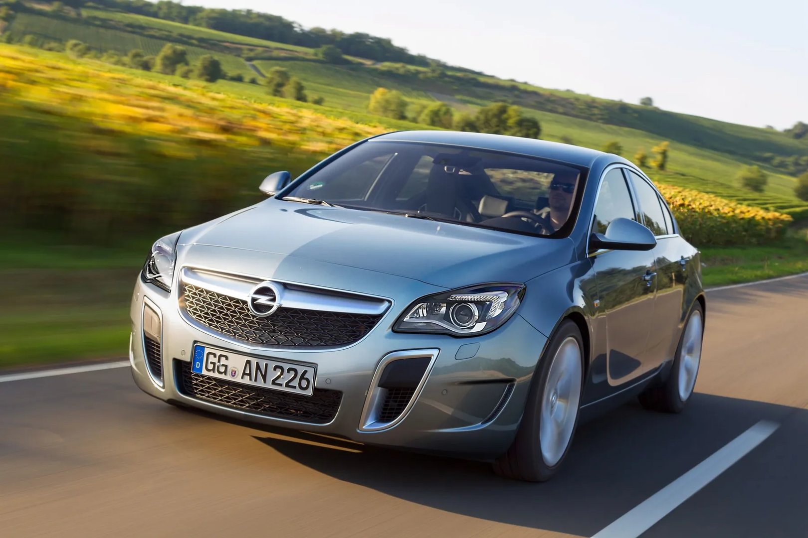Opel_Insignia_OPC_1_generation_restyling__Liftback__2.jpg