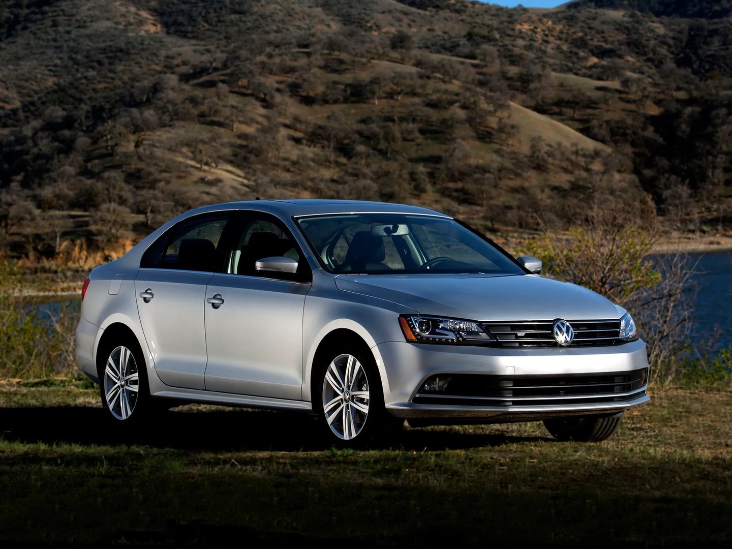 Volkswagen_Jetta_6_generation_restyling__Sedan__8.jpg