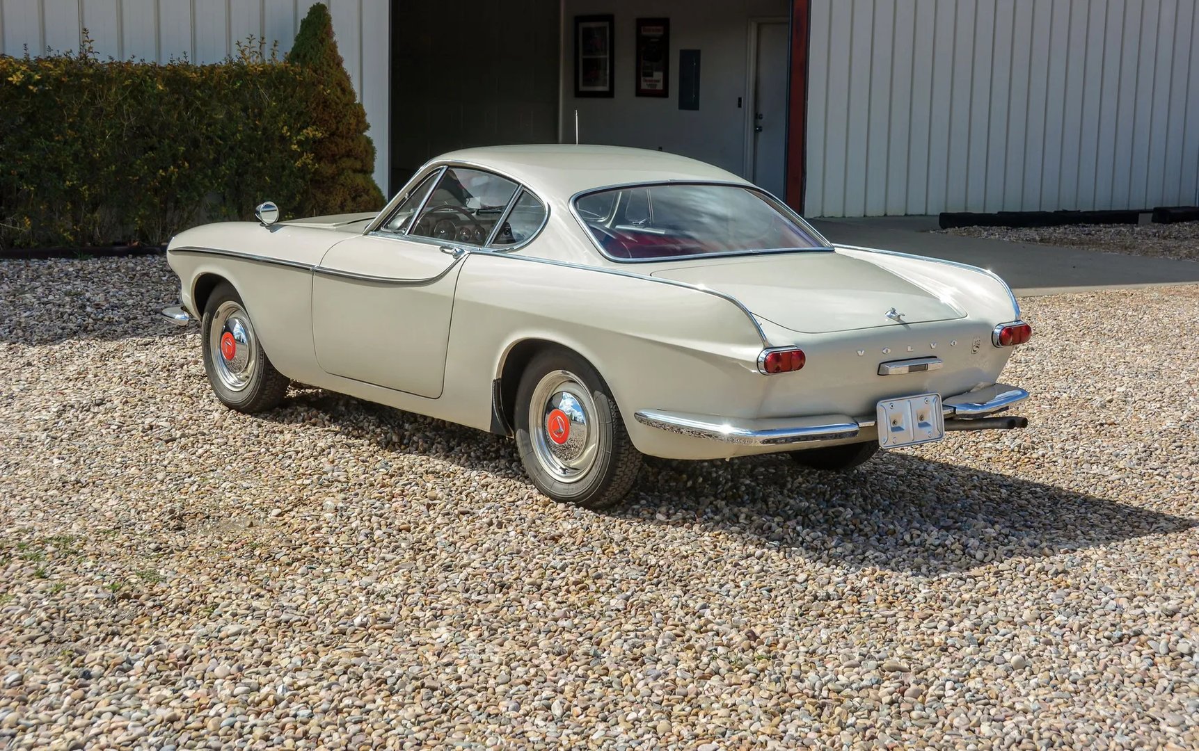 Volvo_P1800_1_generation__Coupe__2.jpg