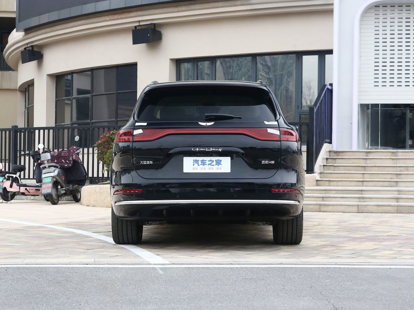 rehigh_RH8_1_generation__SUV_5-doors__27.jpg