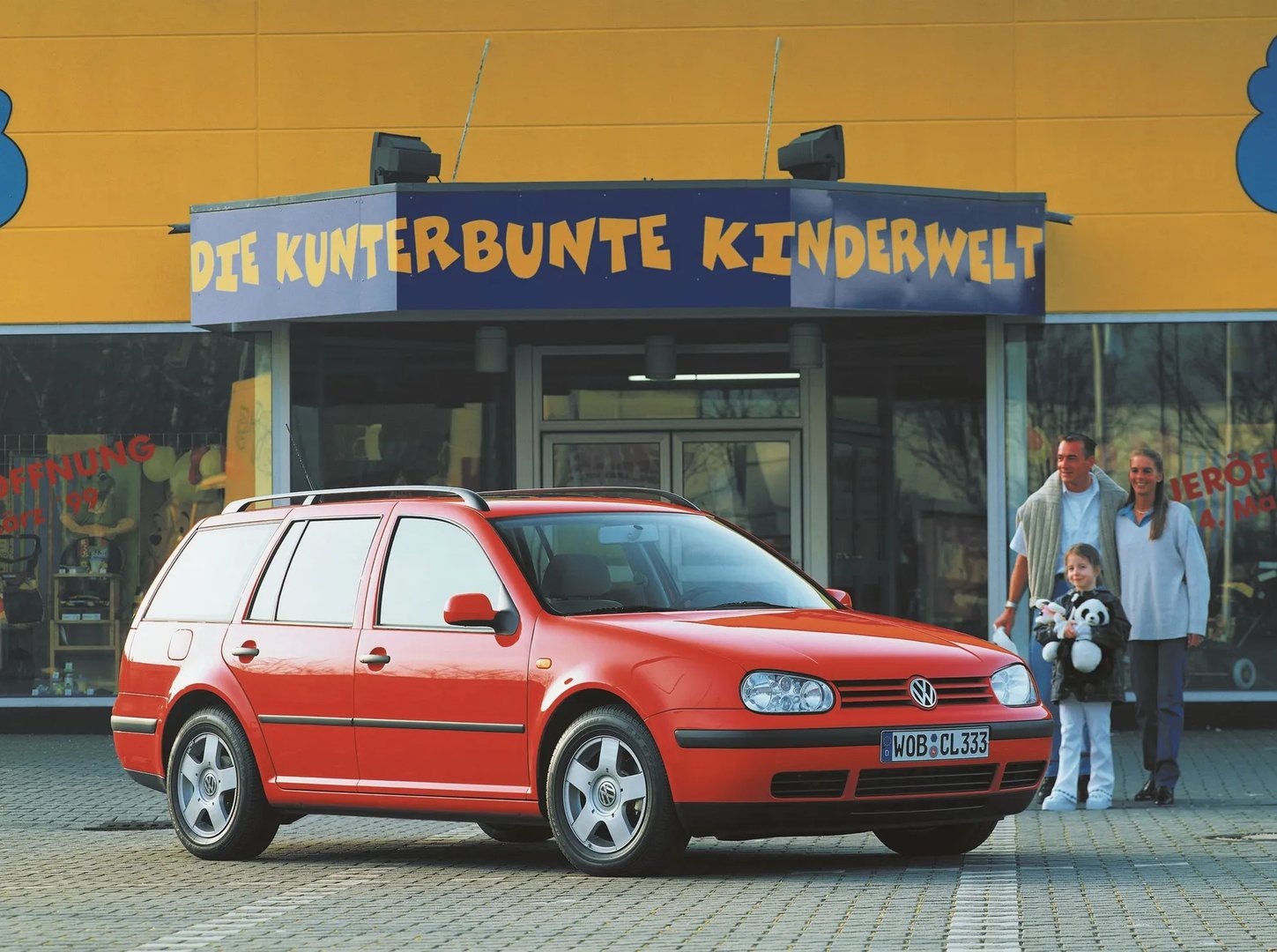 Volkswagen_Golf_4_generation__Estate_5-door__4.jpg