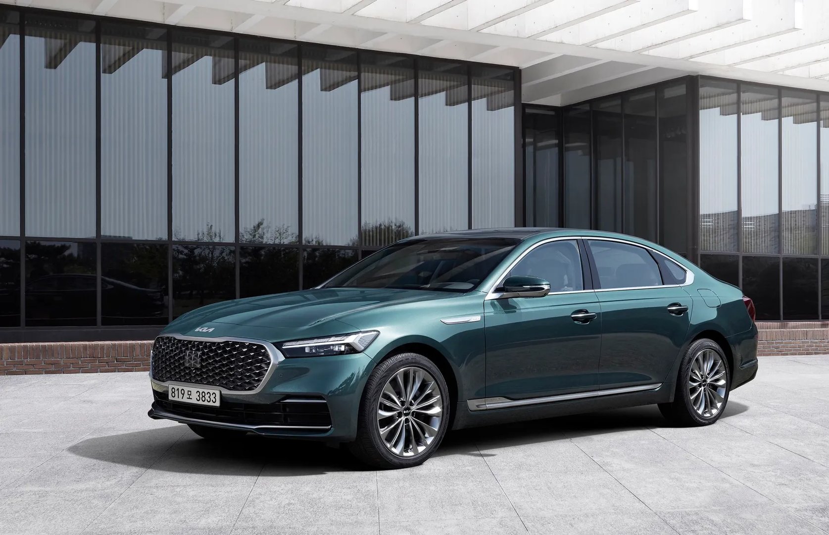 Kia_K900_2_generation_restyling_1__Sedan__3.jpg